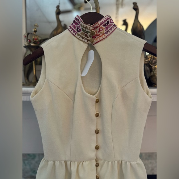 Vintage Mod Embroidered Dress - Picture 2 of 10